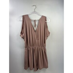 Sun & Shadow Romper Juniors Size M Mauve‎ Open Shoulder Sleeveless Wrap Back